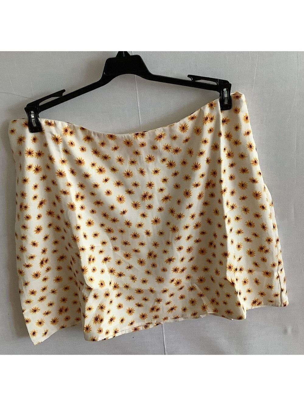 WeWoreWhat Ditsy Daisies Mini Slip Skirt Size XL New